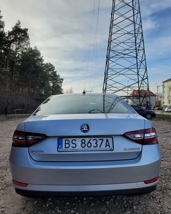 Skoda Superb cena 62500 przebieg: 155560, rok produkcji 2016 z Marki małe 172